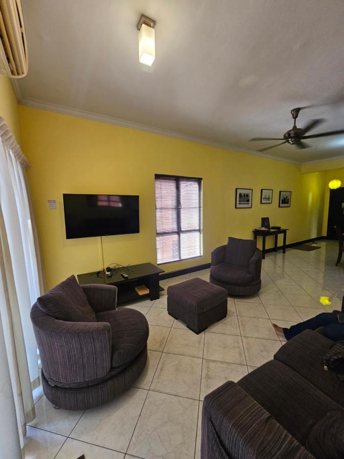 Marina-A38 Kk Centre Homestay Кота-Кинабалу Экстерьер фото